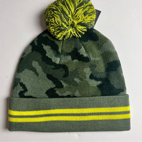Eddie Bauer Boys  Green Camo Sonoma Pom Cold Weather Winter Beanie Sz S/M - Picture 1 of 5